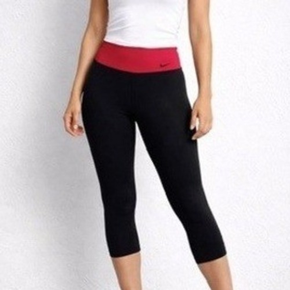 Nike Fit Dry Women Black Red Waistband Capri Leggings Athletic Yoga Pants Small